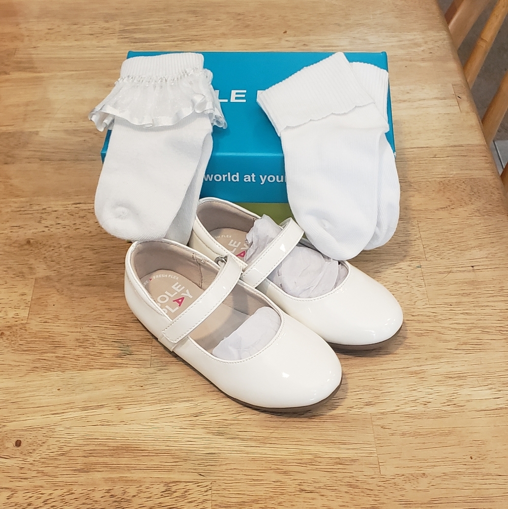 Toddler 8 white pageant/dress shoes and socks